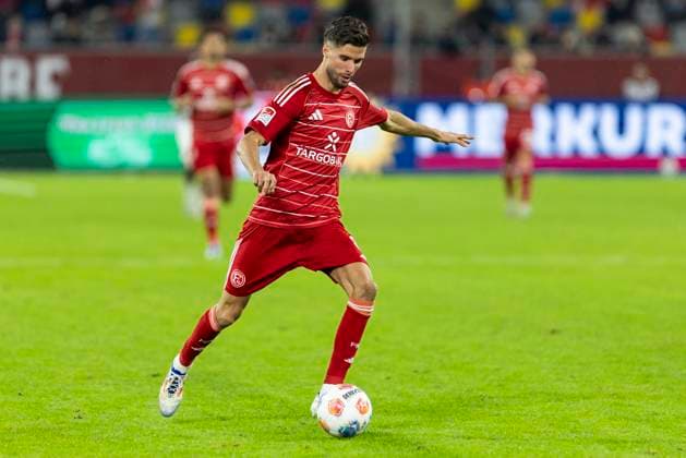 2 Fußball Bundesliga, Fortuna Düsseldorf 1 FC Nürnberg 03 10 2025 Anouar El Azzouzi Fortuna Düsseldorf, 8 2 Fußball Bundesliga, Fortuna Düsseldorf 1 FC Nürnberg, 8 Spieltag, am 03 10 2025, Merkur Spiel Arena, Düsseldorf DFL regulations prohibit any use of photographs as image sequences and or quasi video Copyright: xBEAUTIFULxSPORTS Meuselx