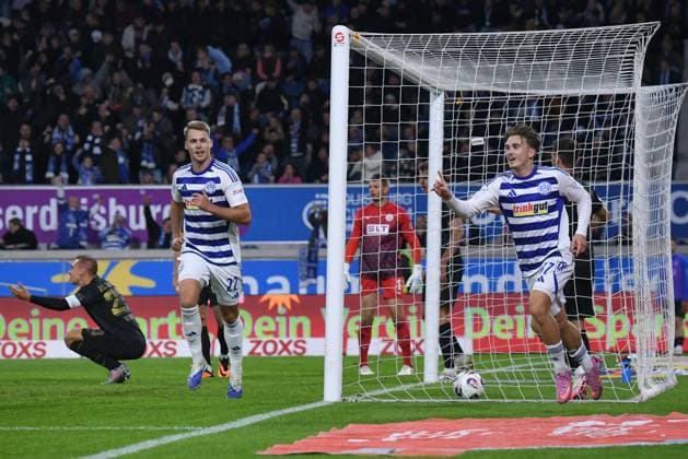 Soccer 3 Liga 10 Matchday MSV Duisburg Hansa Rostock on 03 10 2025 at Schauinsland Reisen Arena in Duisburg Goal celebration for 1 0 Patrick Sussek Duisburg DFB regulations prohibit any use of photographs as image sequences and or quasi video xRx