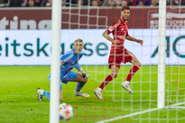 2 Soccer Bundesliga, Fortuna Düsseldorf 1 FC Nürnberg 03 10 2025 Anouar El Azzouzi Fortuna Düsseldorf, 8 scores the goal to equalize 1 1 2 Soccer Bundesliga, Fortuna Düsseldorf 1 FC Nürnberg, 8 matchday, on 03 10 2025, Merkur Spiel Arena, Düsseldorf DFL regulations prohibit any use of photographs as image sequences and or quasi video Copyright: xBEAUTIFULxSPORTS Meuselx