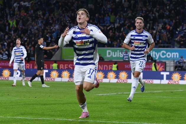 Soccer 3 Liga 10 Matchday MSV Duisburg Hansa Rostock on 03 10 2025 at Schauinsland Reisen Arena in Duisburg Goal celebration for 1 0 Patrick Sussek Duisburg DFB regulations prohibit any use of photographs as image sequences and or quasi video xRx