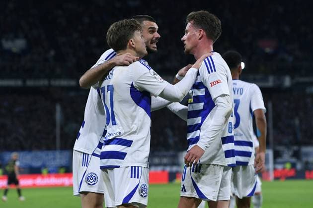 Soccer 3 Liga 10 Matchday MSV Duisburg Hansa Rostock on 03 10 2025 at Schauinsland Reisen Arena in Duisburg Goal celebration for 1 0 Patrick Sussek Duisburg DFB regulations prohibit any use of photographs as image sequences and or quasi video xRx