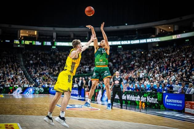 Basketball Berlin 03 10 2025 Season 2025 2026 EasyCredit BBL 1 Bundesliga Main Round Alba Berlin VET CONCEPT Gladiators Trier Jordan Roland Trier, No 15