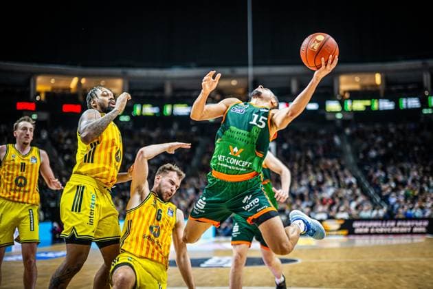 Basketball Berlin 03 10 2025 Season 2025 2026 EasyCredit BBL 1 Bundesliga Main Round Alba Berlin VET CONCEPT Gladiators Trier Jordan Roland Trier, No 15
