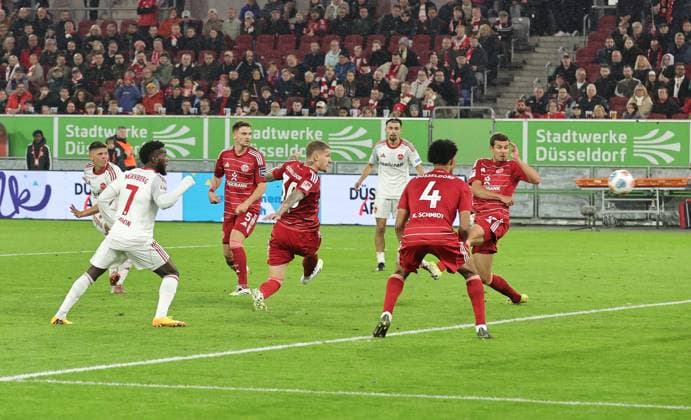 03 10 2025 Soccer Season 2025 2026 2 Soccer Bundesliga 08 Matchday Fortuna Düsseldorf 95 F95 1 FC Nürnberg FCN Club Sportfoto Zink DaMa xdaxmax DFL regulations prohibit any use of photographs as image sequences and or quasi video only for editorial use Tor Treffer Torschuß zum 2 3 Torschütze Finn Ole Becker 25, 1 FC Nürnberg FCN