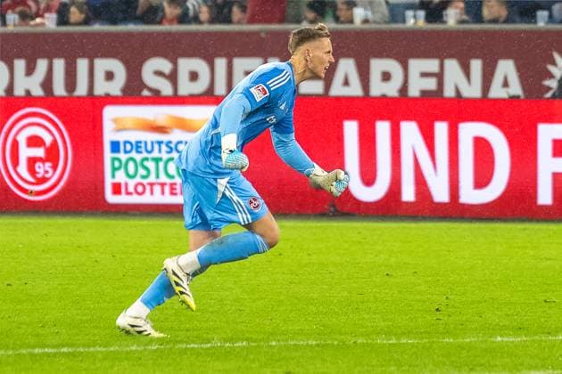 03 10 2025, Soccer 2 Bundesliga, Season 2025 2026, Matchday 08, Fortuna Duesseldorf 1 FC Nuernberg in the Merkur Spiel Arena in Duesseldorf Jan Reichert 1 FC Nuernberg, 01 celebrates the goal to 3 2 and runs towards the substitutes Important note According to the regulations of the DFL German Football League or the DFB German Football Association it is prohibited, to utilize or have utilized photographs taken in the stadium and or of the match in the form of sequential images and or video-like photo series Foto Kirchner Media Thomas Haesler Copyright: xKirchner-Media ThomasxHaeslerx