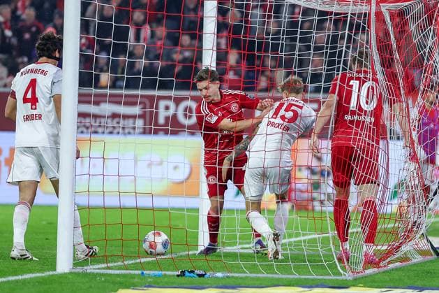 03 10 2025, Football, Fortuna Düsseldorf 1 FC Nürnberg, 2 Fußball Bundesliga, Merkur Spiel Arena, Saison 2025 2026 Torjubel nach dem Tor zum 2 2 durch Torschütze Christian Rasmussen Fortuna Düsseldorf 10 DFB regulations prohibit any use of photographs as image sequences and or quasi video Nordrhein Westfalen Germany