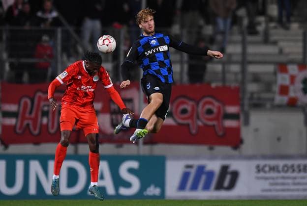 Soccer Men Regionalliga West Season 2025 2026 11 Matchday Red White Oberhausen SC Paderborn U21 on 03 10 2025 at Stadion Niederrhein in Oberhausen Matona Glody Ngyombo Red White Oberhausen , left Travis de Jong SC Paderborn U21 , right North Rhine Westphalia Germany