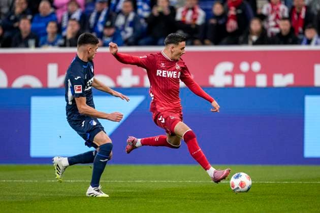 v li Albian Hajdari Hoffenheim, 21 , Said El Mala Köln, 13 , duel, duel, tackle, tackling, dynamics, action, action, 03 10 2025, Sinsheim Germany , Football, Bundesliga, TSG 1899 Hoffenheim 1 FC Köln, DFB DFL REGULATIONS PROHIBIT ANY USE OF PHOTOGRAPHS AS IMAGE SEQUENCES AND OR QUASI VIDEO xozx