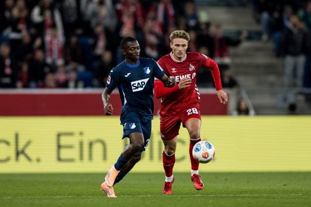 1 Soccer Bundesliga TSG 1899 Hoffenheim 1 FC Köln 03 10 2025 duel Bazoumana Toure TSG 1899 Hoffenheim, 29 , Sebastian Sebulonsen 1 FC Köln, 28 1 Soccer Bundesliga, TSG 1899 Hoffenheim 1 FC Köln, Sinsheim, PREZERO Arena on 03 10 2025 DFL REGULATIONS PROHIBIT ANY USE OF PHOTOGRAPHS AS IMAGE SEQUENCES AND OR QUASI VIDEO Copyright: xBEAUTIFULxSPORTS Wunderlx