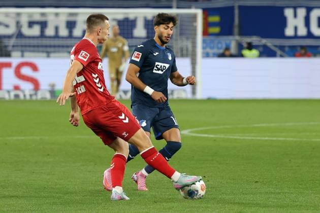 03 10 2025, xrekx, Soccer 1 Bundesliga, TSG 1899 Hoffenheim 1 FC Köln v l Kristoffer Lund 1 FC Koeln Muhammed Damar TSG 1899 Hoffenheim DFL DFB REGULATIONS PROHIBIT ANY USE OF PHOTOGRAPHS as IMAGE SEQUENCES and or QUASI VIDEO Sinsheim