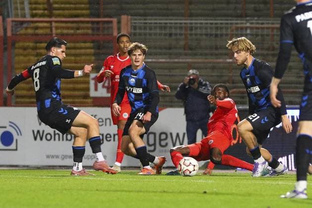 Regionalliga West Rot Weiß Oberhausen SC Paderborn II FOR EDITORIAL PURPOSES ONLY EDITORIAL USE ONLY p Medin Kojic, Niklas Mohr, Glody Ngyombo, Travis De Jong RWO SC Paderborn II Location Oberhausen, Stadion Niederrhein Date 03 10 2025 Germany NRW Oberhausen Copyright MichaxKorb Copyright: MichaxKorb doc82nw6rpddic1cemdcbd7 ,EDITORIAL USE ONLY Copyright: MichaxKorb