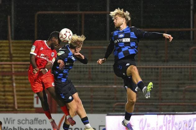Regionalliga West Rot Weiß Oberhausen SC Paderborn II FOR EDITORIAL PURPOSES ONLY EDITORIAL USE ONLY p Burinyuy Nyuydine, Lenny Hennig RWO SC Paderborn II Location Oberhausen, Stadion Niederrhein Date 03 10 2025 Germany NRW Oberhausen Copyright MichaxKorb Copyright: MichaxKorb doc82nw6sen4d21fase06ol ,EDITORIAL USE ONLY Copyright: MichaxKorb