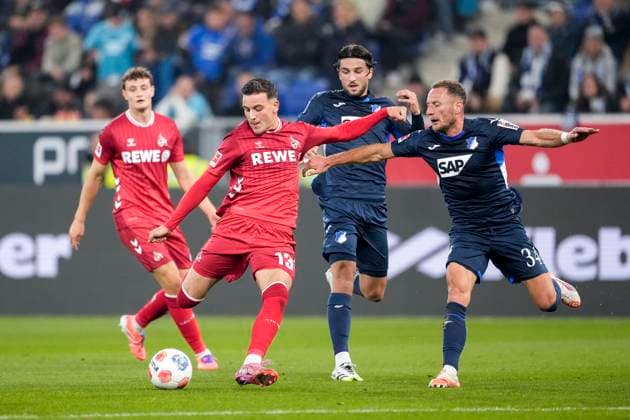 from left Said El Mala Cologne, 13 on the ball, Leon Avdullahu Hoffenheim, 7 , Vladimir Coufal Hoffenheim, 34 , duel, duel, tackle, tackling, dynamics, action, action, 03 10 2025, Sinsheim Germany , Football, Bundesliga, TSG 1899 Hoffenheim 1 FC Köln, DFB DFL REGULATIONS PROHIBIT ANY USE OF PHOTOGRAPHS AS IMAGE SEQUENCES AND OR QUASI VIDEO xozx