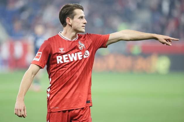 03 10 2025, xtvx, Soccer 1 Bundesliga, TSG 1899 Hoffenheim 1 FC Köln v l Jakub Kaminski 1 FC Koeln gives instructions, gesticulates, gesticulates with arms gives instructions, gesticulates DFL DFB REGULATIONS PROHIBIT ANY USE OF PHOTOGRAPHS as IMAGE SEQUENCES and or QUASI VIDEO Sinsheim