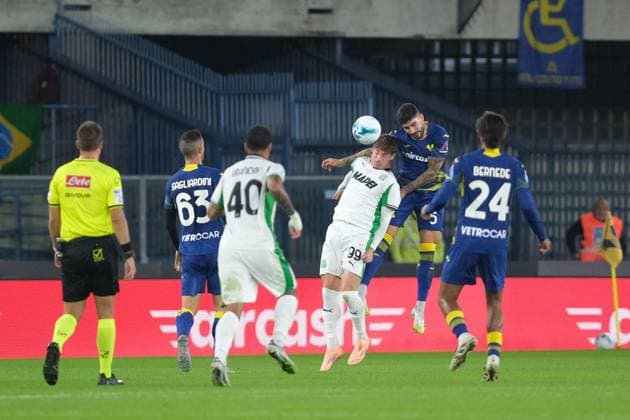 CALCIO - Serie A - Hellas Verona FC vs US Sassuolo Unai Nunez of Hellas Verona FC hit the ball during the soccer match between Hellas Verona FC and US Sassuolo, MD6 of Serie A Enilive Italian soccer championship 2025 2026 at Marcantonio Bentegodi Stadium on October 3, 2025, Verona, Italy. Verona Italy  Copyright: xIPAxSport ABACAx