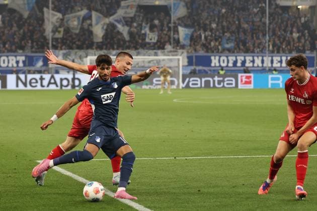 03 10 2025, xrekx, Soccer 1 Bundesliga, TSG 1899 Hoffenheim 1 FC Köln v l Kristoffer Lund 1 FC Koeln Muhammed Damar TSG 1899 Hoffenheim Eric Martel 1 FC Koeln DFL DFB REGULATIONS PROHIBIT ANY USE OF PHOTOGRAPHS as IMAGE SEQUENCES and or QUASI VIDEO Sinsheim
