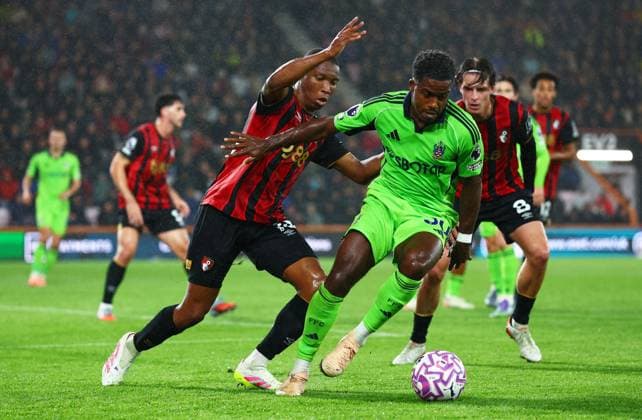 Ryan Sessegnon of Fulham. AFC Bournemouth v Fulham, Premier League, Football, Vitality Stadium, Bournemouth, UK - 03 Oct 2025Bournemouth Vitality Stadium United Kingdom EDITORIAL USE ONLY No use with unauthorised audio, video, data, fixture lists, club league logos or live services. Online in-match use limited to 120 images, no video emulation. No use in betting, games or single club league player publications. Copyright: xJamesxMarsh Shutterstockx 15515765dd