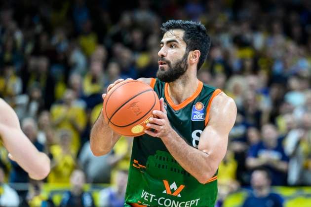 GER, Berlin, Basketball, Alba Berlin vs VET CONCEPT Gladiators Trier , BBL, Basketball, Uber Arena, pictured from l Behnam Yakhchali Trier , 03 10 2025 Copyright: HMBxMedia UwexKoch