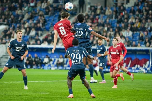 Soccer Bundesliga, Matchday 6, TSG Hoffenheim 1 FC Köln on 03 10 2025 in Sinsheim PreZero Arena , Germany, Season 2025 2026 DFL REGULATIONS PROHIBIT ANY USE OF PHOTOGRAPHS AS IMAGE SEQUENCES AND OR QUASI VIDEO Penalty area scene between Eric Martel 6, KOE , Bernardo 13, TSG and Bazoumana Toure 29, TSG Sinsheim PreZero Arena Germany Copyright: xChristophxKinzingerx
