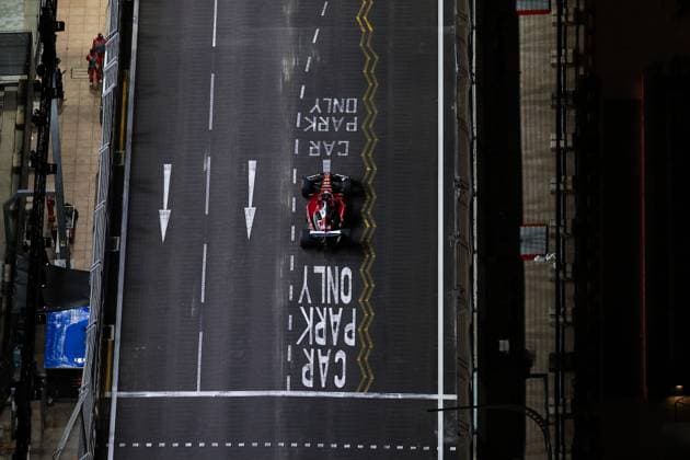 October 3, 2025, Singapore, Singapour: 16 LECLERC Charles (mco), Scuderia Ferrari SF-25, action during the 2025 Formula 1 Singapore Grand Prix, 18th round of the 2025 FIA Formula One World Championship, WM, Weltmeisterschaft from October 3 to 5, 2025 on the Marina Bay Street Circuit, in Singapore - Photo DPPI Singapore Singapour - ZUMAa181 20251003_zaa_a181_395 Copyright: xEricxAlonsox