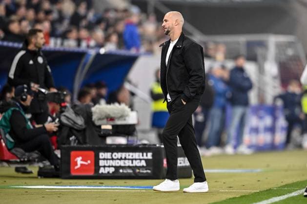 Trainer Christian Ilzer (1899 Hoffenheim) enttaeusscht waehrend des spiels der Bundesliga zwischen TSG Hoffenheim und 1. FC Köln, PreZero Arena am 03. October 2025 in Sinsheim, Deutschland. (Foto von Harry Langer DeFodi Images) +++ Trainer Christian Ilzer (1899 Hoffenheim) looks dejected during the Bundesliga match between TSG Hoffenheim and 1. FC Köln at PreZero Arena on October 3, 2025 in Sinsheim, Germany. (Photo by Harry Langer DeFodi Images) DFL regulations prohibit any use of photographs as image sequences and or quasi-video. (Photo by Harry Langer DeFodi Images) DFL regulations prohibit any use of photographs as image sequences and or quasi-video. Trainer Christian Ilzer 1899 Hoffenheim dejected during the Bundesliga match between TSG Hoffenheim and 1 FC Köln, PreZero Arena on 03 October 2025 in Sinsheim, Germany Photo by Harry Langer DeFodi Images Trainer Christian Ilzer 1899 Hoffenheim looks dejected during the Bundesliga match between TSG Hoffenheim and 1 FC Köln at PreZero Arena on October 3, 2025 in Sinsheim, Germany Photo by Harry Langer DeFodi Images DFL regulations prohibit any use of photographs as image sequences and or quasi video Photo by Harry Langer DeFodi Images DFL regulations prohibit any use of photographs as image sequences and or quasi video