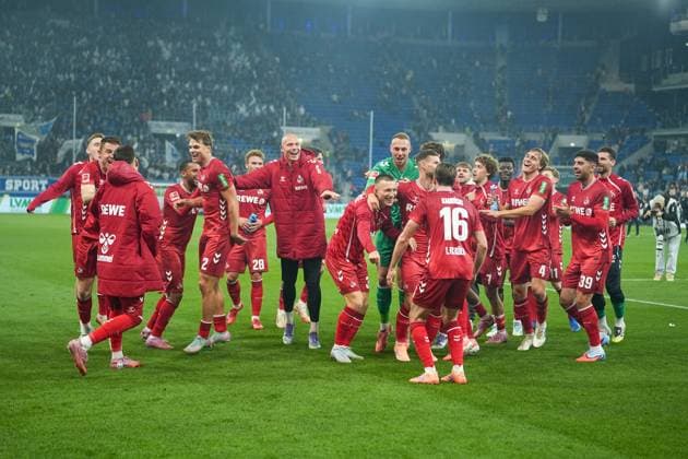 Soccer Bundesliga, Matchday 6, TSG Hoffenheim 1 FC Köln on 03 10 2025 in Sinsheim PreZero Arena , Germany, Season 2025 2026 DFL REGULATIONS PROHIBIT ANY USE OF PHOTOGRAPHS AS IMAGE SEQUENCES AND OR QUASI VIDEO Collective cheering of the Cologne team after the victory of Sinsheim PreZero Arena Germany Copyright: xChristophxKinzingerx
