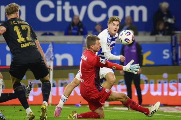 3 Liga MSV Duisburg FC Hansa Rostsock FOR EDITORIAL PURPOSES ONLY p Soccer 3 Liga MSV Duisburg FC Hansa Rostsock on 03 10 25 at Schauinsland Reisen Arena in Duisburg X Germany Nordrhein Westfalen Duisburg Copyright JakobxKlos Copyright: JakobxKlos doc82nx5ydh1tdjktlw9iv ,EDITORIAL USE ONLY Copyright: JakobxKlos