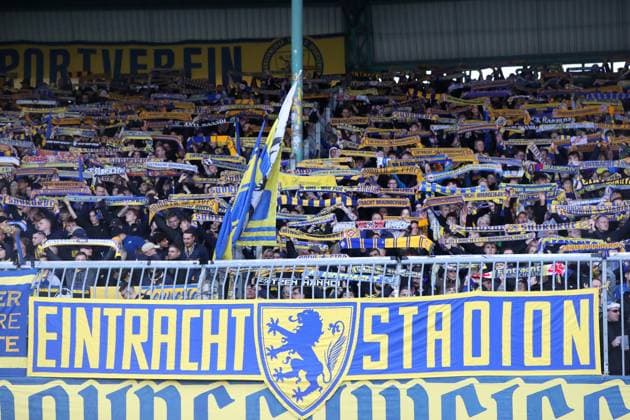 Braunschweig vs Paderborn, 2 BL Braunschweig, 03 10 2025, FUßBALL Eintracht Braunschweig vs SC Paderborn, 2 BL, Season 2025 26 Eintracht Brunschweig Fankurve Braunschweig