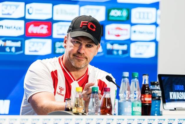 1 Soccer Bundesliga TSG 1899 Hoffenheim 1 FC Köln 03 10 2025 Lukas Kwasniok Coach 1 FC Köln during the press conference 1 Soccer Bundesliga, TSG 1899 Hoffenheim 1 FC Köln, Sinsheim, PREZERO Arena on 03 10 2025 DFL REGULATIONS PROHIBIT ANY USE OF PHOTOGRAPHS AS IMAGE SEQUENCES AND OR QUASI VIDEO Copyright: xBEAUTIFULxSPORTS Wunderlx
