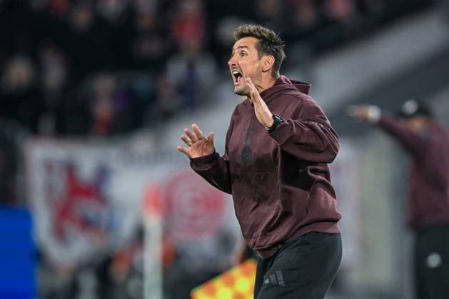 2 Bundesliga Fortuna Düsseldorf 1 FC Nürnberg on 03 10 2025 at the MERKUR SPIEL ARENA in Düsseldorf Coach Miroslav Klose Nuernberg dissatisfied, disappointed, disappointed, dejected MT