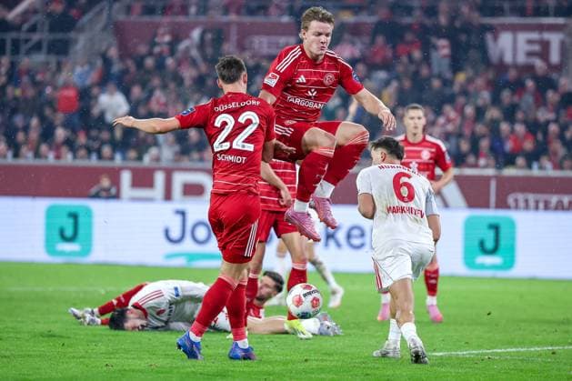 03 10 2025, Football, Fortuna Düsseldorf 1 FC Nürnberg, 2 Fußball Bundesliga, Merkur Spiel Arena, Saison 2025 2026 Danny Schmidt Fortuna Düsseldorf 22 Christian Rasmussen Fortuna Düsseldorf 10 Florian Flick 1FC Nuernberg 06 DFB regulations prohibit any use of photographs as image sequences and or quasi video Nordrhein Westfalen Germany