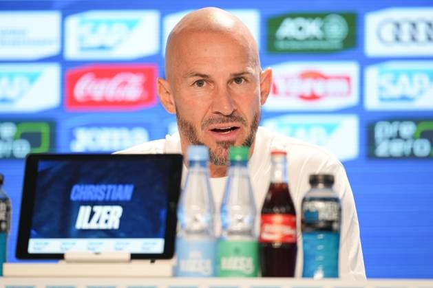 Soccer Bundesliga, Matchday 6, TSG Hoffenheim 1 FC Köln on 03 10 2025 in Sinsheim PreZero Arena , Germany, Season 2025 2026 DFL REGULATIONS PROHIBIT ANY USE OF PHOTOGRAPHS AS IMAGE SEQUENCES AND OR QUASI VIDEO Christian Ilzer Head Coach TSG in focus at the PK Sinsheim PreZero Arena Germany Copyright: xChristophxKinzingerx