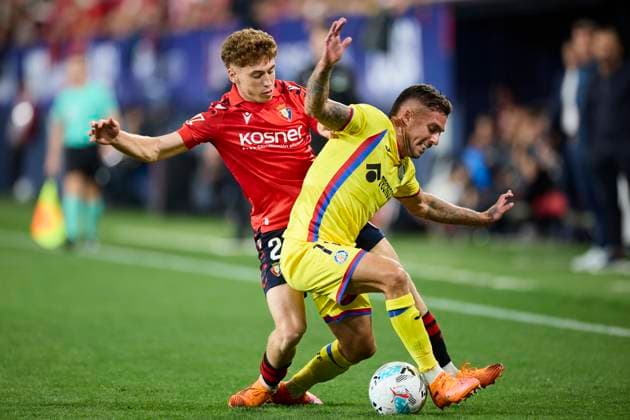 CA Osasuna v Getafe CF - LaLiga EA Sports Victor Munoz of CA Osasuna competes for the ball with Kiko Femenia of Getafe CF during the LaLiga EA Sports match between CA Osasuna and Getafe CF at El Sadar on October 3, 2025, in Pamplona, Spain. Pamplona El Sadar Navarra Spain RL_CAOvGCF_EL_000087 Copyright: xRicardoxLarreinax