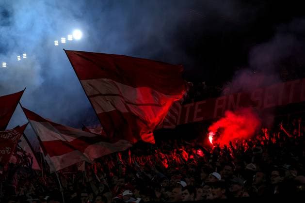 03 10 2025, Football, Fortuna Düsseldorf 1 FC Nürnberg, 2 Fußball Bundesliga, Merkur Spiel Arena, Season 2025 2026 The fans ignite pyrotechnics in the stadium Symbolic image DFB regulations prohibit any use of photographs as image sequences and or quasi video North Rhine-Westphalia Germany