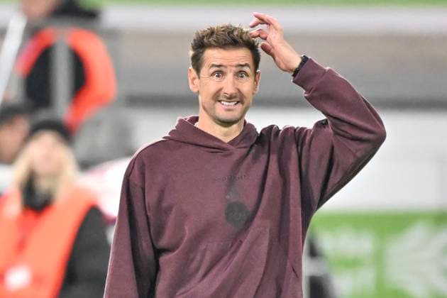 Miroslav Klose Nuernberg gesture gesticulated facial expression strong facial expression emotion 03 10 2025 Soccer Fortuna Duesseldorf vs 1 FC Nuernberg , Merkur Spiel Arena, Duesseldorf, DFB DFL REGULATIONS PROHIBIT ANY USE OF PHOTOGRAPHS AS IMAGE SEQUENCES AND OR QUASI VIDE Copyright: xpepphotox xSaschaxWeizx pep00321, pep_2025103_hm_153256