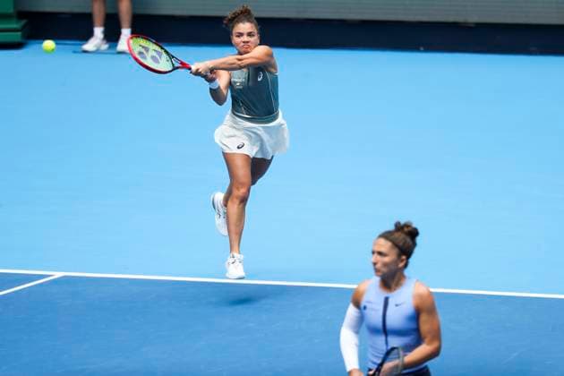 BEIJING, CHINA - OCTOBER 04: Sara Errani of Italy and Jasmine Paolini of Italy compete in the Women s Doubles Semifinal match against Hsieh Su-wei of Chinese Taipei and Jelena Ostapenko of Latvia on day 13 of the 2025 China Open at the National Tennis Center on October 4, 2025 in Beijing, China.  Copyright: xVCGx 111595005745