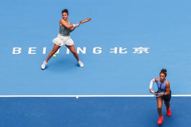 BEIJING, CHINA - OCTOBER 04: Sara Errani of Italy and Jasmine Paolini of Italy compete in the Women s Doubles Semifinal match against Hsieh Su-wei of Chinese Taipei and Jelena Ostapenko of Latvia on day 13 of the 2025 China Open at the National Tennis Center on October 4, 2025 in Beijing, China.  Copyright: xVCGx 111595007305