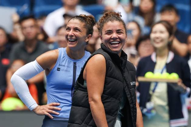 BEIJING, CHINA - OCTOBER 04: Sara Errani of Italy and Jasmine Paolini of Italy react in the Women s Doubles Semifinal match against Hsieh Su-wei of Chinese Taipei and Jelena Ostapenko of Latvia on day 13 of the 2025 China Open at the National Tennis Center on October 4, 2025 in Beijing, China.  Copyright: xVCGx 111595010192