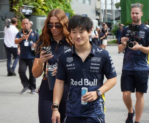 FORMULA 1 SINGAPORE AIRLINES SINGAPORE GRAND PRIX 2025 04 10 2025, Marina Bay Street Circuit, Singapore, FORMULA 1 SINGAPORE AIRLINES SINGAPORE GRAND PRIX 2025 , pictured Yuki Tsunoda JPN , Oracle Red Bull Racing nordphotoxGmbHx xBratic nph00250