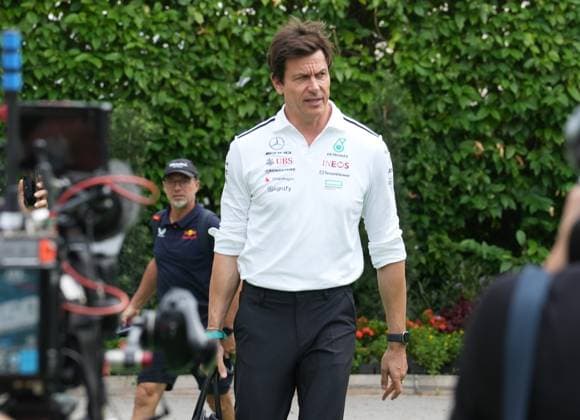 FORMULA 1 SINGAPORE AIRLINES SINGAPORE GRAND PRIX 2025 04 10 2025, Marina Bay Street Circuit, Singapore, FORMULA 1 SINGAPORE AIRLINES SINGAPORE GRAND PRIX 2025 , in the picture Team Principal and Managing Director Toto Wolff Mercedes AMG Petronas F1 Team nordphotoxGmbHx xBratic nph00250