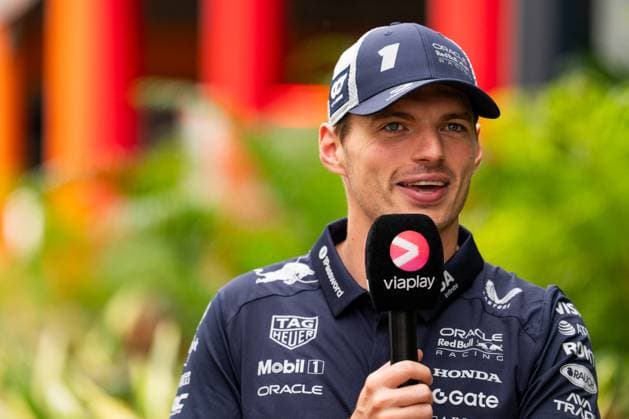 Singapore Grand Prix 2025 Max Verstappen (Ned) of Oracle Red Bull Racing 1 answering an interview in the paddock on Saturday during Formula 1 Singapore Airlines Singapore Grand Prix 2025 at the Marina Bay Street Circuit on October 4, 2025 Credit: Photo by Antoine Lapeyre ABACAPRESS.COM Singapore Singapore  Copyright: xLapeyrexAntoine ABACAx