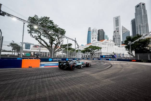 Formula 1 Singapore Airlines Singapore Grand Prix 2025 Alexis Perrin OVERTAKE MAXPPP - Singapore 04 10 2025 63 RUSSELL George (gbr), Mercedes AMG Petronas, action at the Formula 1 Singapore Airlines Singapore Grand Prix 2025, the 18th round of the 2025 FIA Formula 1 World Championship, WM, Weltmeisterschaft at the Marina Bay Street Circuit in Singapore, Singapore, from 2 to 5 October 2025 Singapore Marina Bay Street Circuit Singapore  Copyright: xOVERTAKE MAXPPPxAlexisxPerrinx OVT202510041218 OVT202510041218