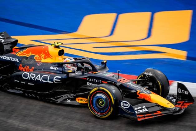 Formula 1 Singapore Airlines Singapore Grand Prix 2025 Remy Midez OVERTAKE MAXPPP - Singapore 04 10 2025 22 TSUNODA Yuki (jpn), Oracle Red Bull Racing, action at the Formula 1 Singapore Airlines Singapore Grand Prix 2025, the 18th round of the 2025 FIA Formula 1 World Championship, WM, Weltmeisterschaft at the Marina Bay Street Circuit in Singapore, Singapore, from 2 to 5 October 2025 Singapore Marina Bay Street Circuit Singapore  Copyright: xOVERTAKE MAXPPPxRemyxMidezx OVT202510041219 OVT202510041219