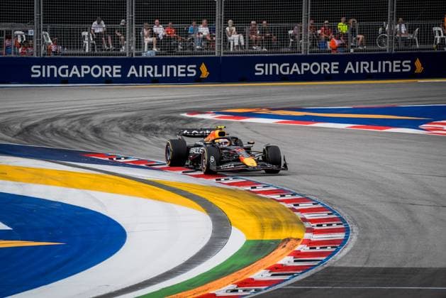 Formula 1 Singapore Airlines Singapore Grand Prix 2025 Remy Midez OVERTAKE MAXPPP - Singapore 04 10 2025 22 TSUNODA Yuki (jpn), Oracle Red Bull Racing, action at the Formula 1 Singapore Airlines Singapore Grand Prix 2025, the 18th round of the 2025 FIA Formula 1 World Championship, WM, Weltmeisterschaft at the Marina Bay Street Circuit in Singapore, Singapore, from 2 to 5 October 2025 Singapore Marina Bay Street Circuit Singapore  Copyright: xOVERTAKE MAXPPPxRemyxMidezx OVT202510041220 OVT202510041220
