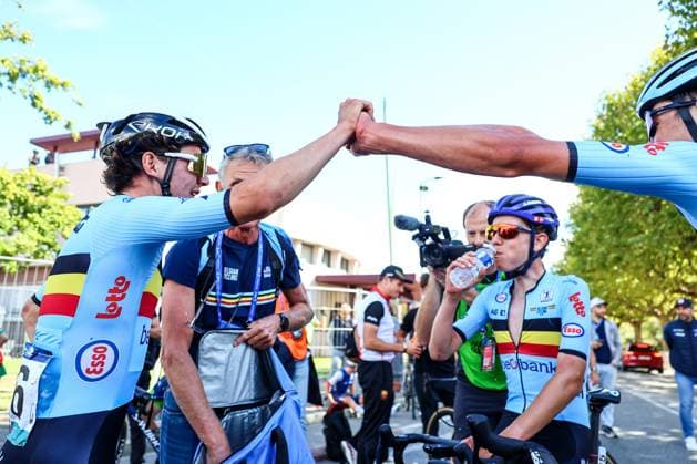Belgian Jarno Widar celebrates after winning the 121,1 km Men U23 Road Race at the UEC road European cycling championships, in France on Saturday 04 October 2025. The European cycling championships in Drome-Ardeche takes place from 1 to 5 October. DAVIDxPINTENS  x136043443x