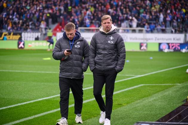 04 10 2025, Football, Men, 2 BL Bundesliga , Season 2025 2026, Holstein Kiel SV Darmstadt 98, 8 Matchday Coach Florian Kohfeldt Darmstadt Kiel, Holstein Stadion Holstein Stadion Schleswig Holstein Germany