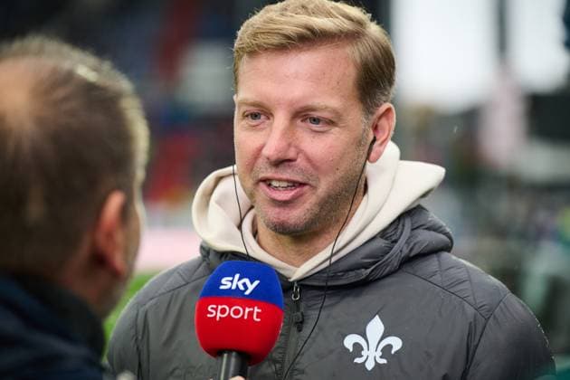 04 10 2025, Football, Men, 2 BL Bundesliga , Season 2025 2026, Holstein Kiel SV Darmstadt 98, 8 Matchday Coach Florian Kohfeldt Darmstadt Kiel, Holstein Stadion Holstein Stadion Schleswig Holstein Germany