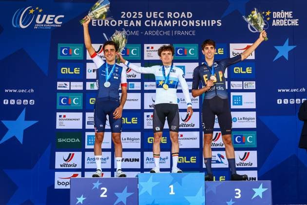 France Maxime Decomble, Belgian Jarno Widar and Spain Hector Alvarez Martinez pictured on the podium after the 121,1 km Men U23 Road Race at the UEC road European cycling championships, in France on Saturday 04 October 2025. The European cycling championships in Drome-Ardeche takes place from 1 to 5 October. DAVIDxPINTENS  x136044226x