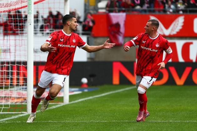 04 10 2025, xmohx, Fußball 2 Bundesliga, 1 FC Kaiserslautern VfL Bochum v l Torjubel nach dem Tor zum celebrating the goal celebrate 1 0 durch Ivan Prtajin 1 FC Kaiserslautern mit Marlon Ritter 1 FC Kaiserslautern DFL DFB REGULATIONS PROHIBIT ANY USE OF PHOTOGRAPHS as IMAGE SEQUENCES and or QUASI VIDEO Kaiserslautern