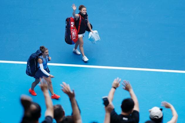 BEIJING, CHINA - OCTOBER 04: Sara Errani of Italy and Jasmine Paolini of Italy leave the court after the Women s Doubles Semifinal match against Hsieh Su-wei of Chinese Taipei and Jelena Ostapenko of Latvia on day 13 of the 2025 China Open at the National Tennis Center on October 4, 2025 in Beijing, China.  Copyright: xChinaxNewsxServicex 111595033091